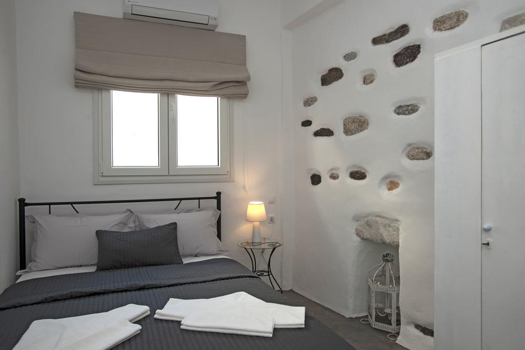 Portes View House Parikia  Room photo